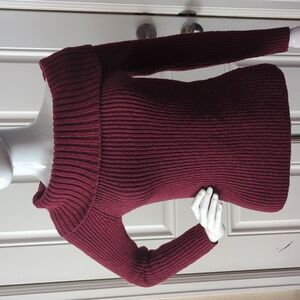 Hollister Sweater Size S